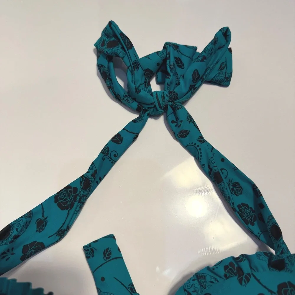 Hot Topic Midnight Hour Teal Sugar Skull Rose Halter Bikini Top Medium Underwire